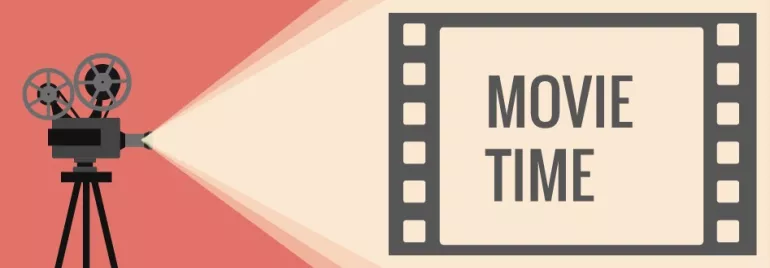 Proyector antiguo mostrando filme con texto 'Movie Time'.